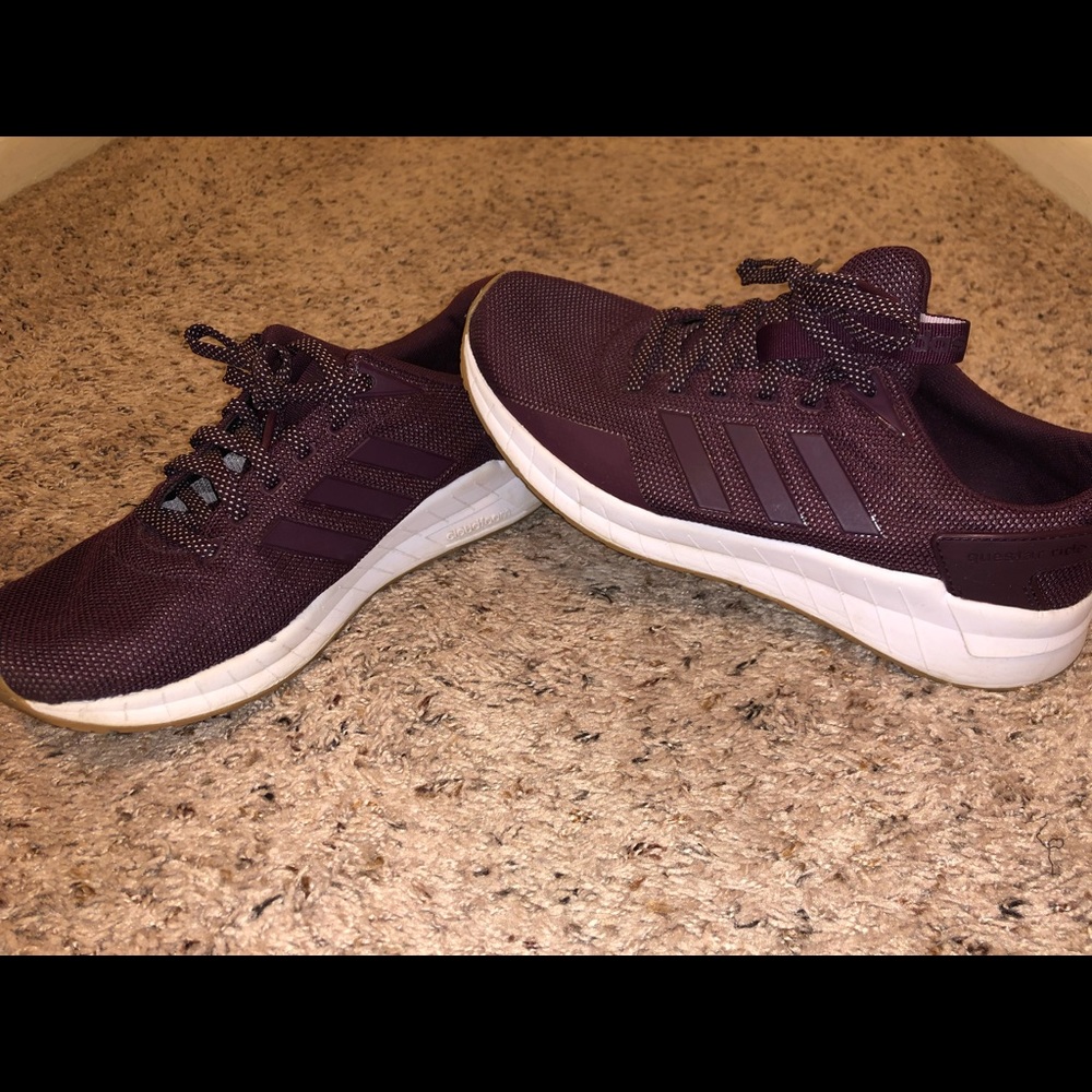 Maroon Adidas questar ride tennis shoes